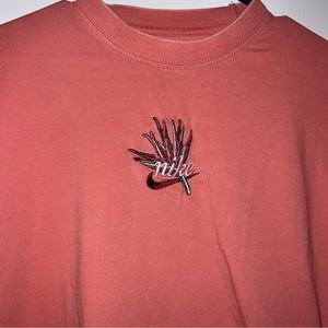 Nike Sportswear Max Coral Embroidered Tee